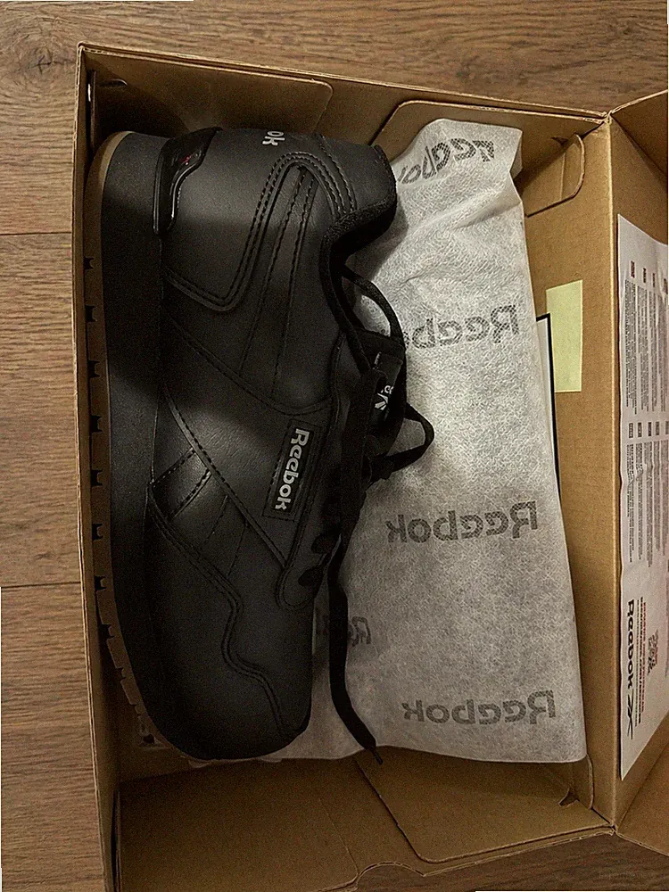 Reebok Black Leather Low Top Wide Athletic Sneaker Lace Up for Men
