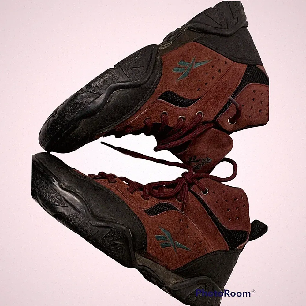 Reebok Hiking Boots Maroon Suede Leather Lace Up all terrain 7.5 Ladies