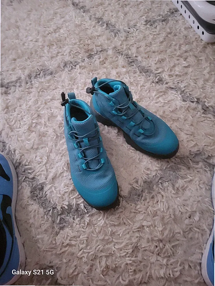 REI BLUE LADIES 5YOUTH HIKING BOOTS MINT CONDITION