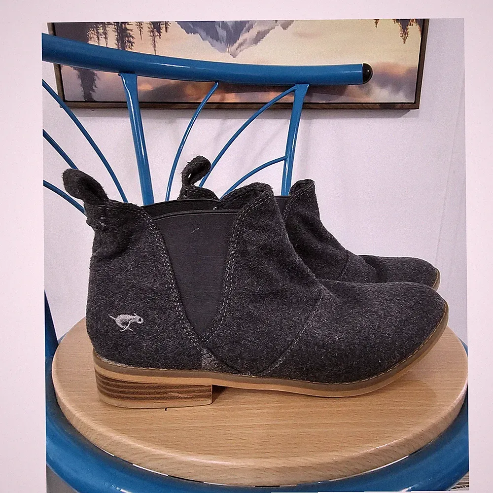 rocketdogs Gray Wool Chelsea Ankle Boots Slip On Round Toe Pull Tab US 9