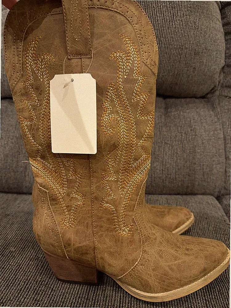 Rollda Women's Western Boots Mid-Calf Snip Toe Embroidery Cowboy Boots 8