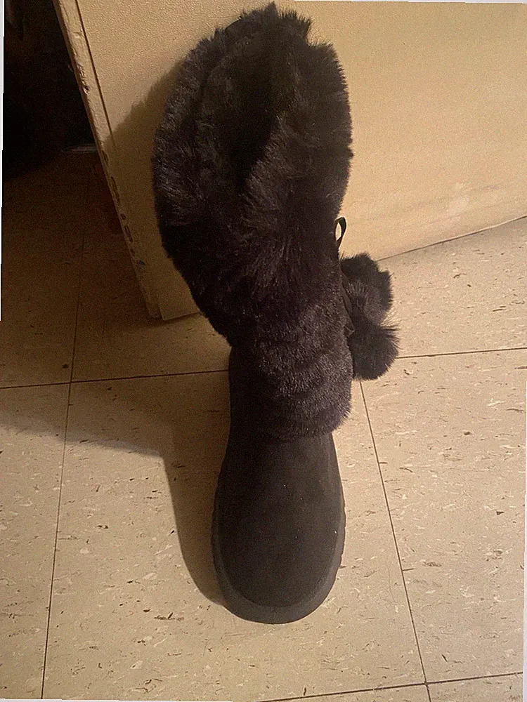 ROUGE Black Faux Fur Mid-Calf Snow Boots Women’s Size 11 Bow Accent Pull On