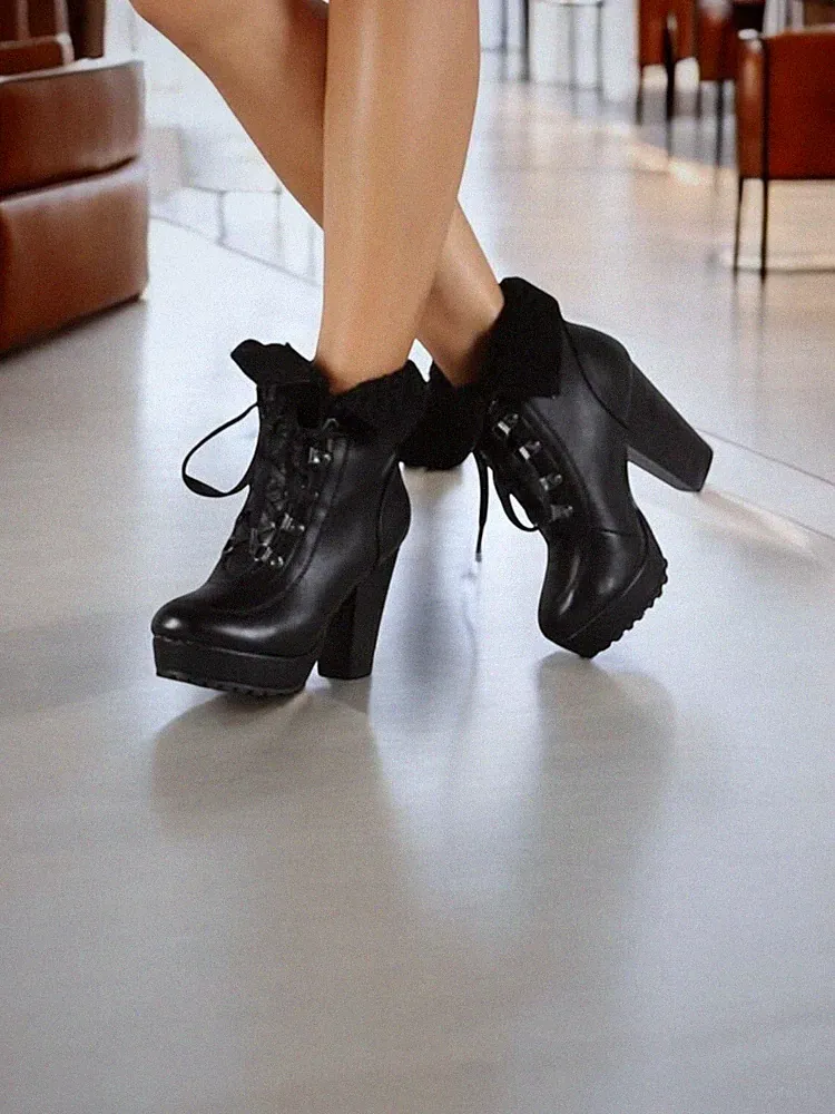 Rouge Womens Black Shacked Hiking Ankle Boots Lug Sole Platform sz 9 HUXLEY-20L