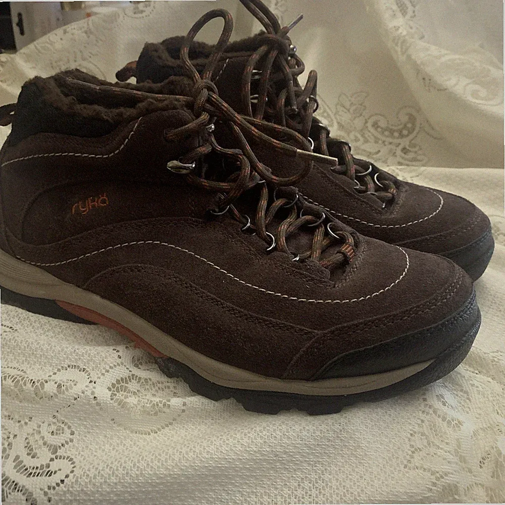 Ryka Brown Boots Women's 8.5 wide Terrain Hiking Outdoor