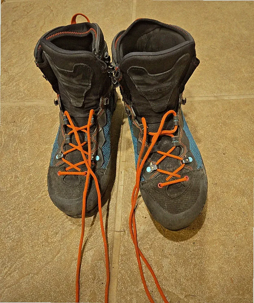 Salewa Raven 2 GTX Mountaineering Boots Women 9.5 crampon compatible