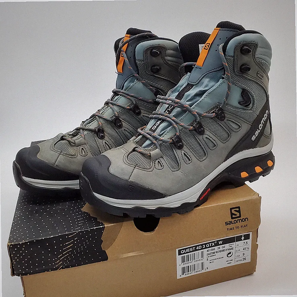 Salomon Quest 4D 3 GTX Women’s Hiking Boots Size 9 Preowned with Box