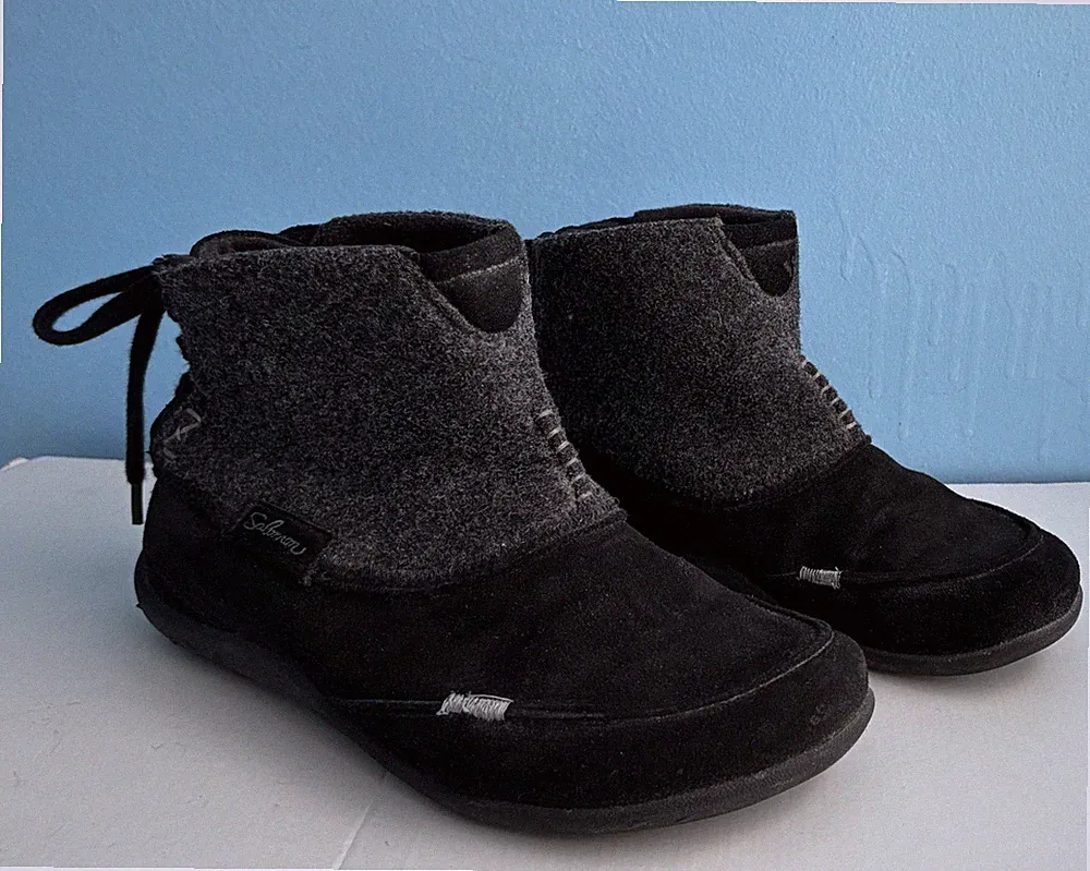 SHIPS FREE! Salomon Ivy suede and felt Low Boots w Back lace, gently pre-owned
