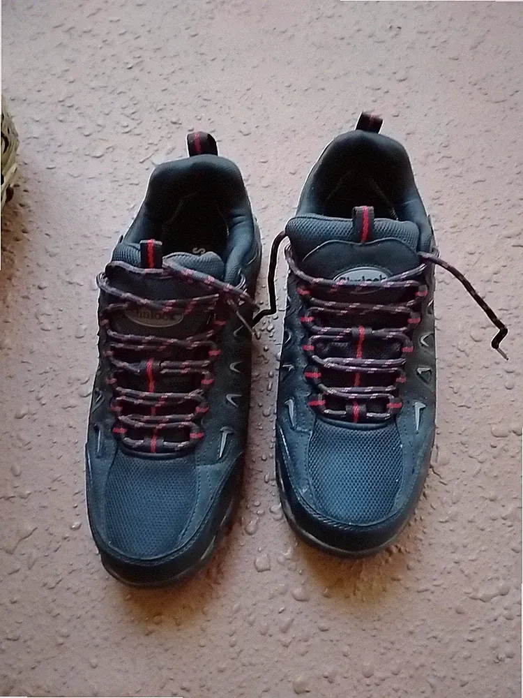 SHULOOK Men's 9.5 Waterproof Fur-Lined Snow Boots for Cold Weather and Hiking