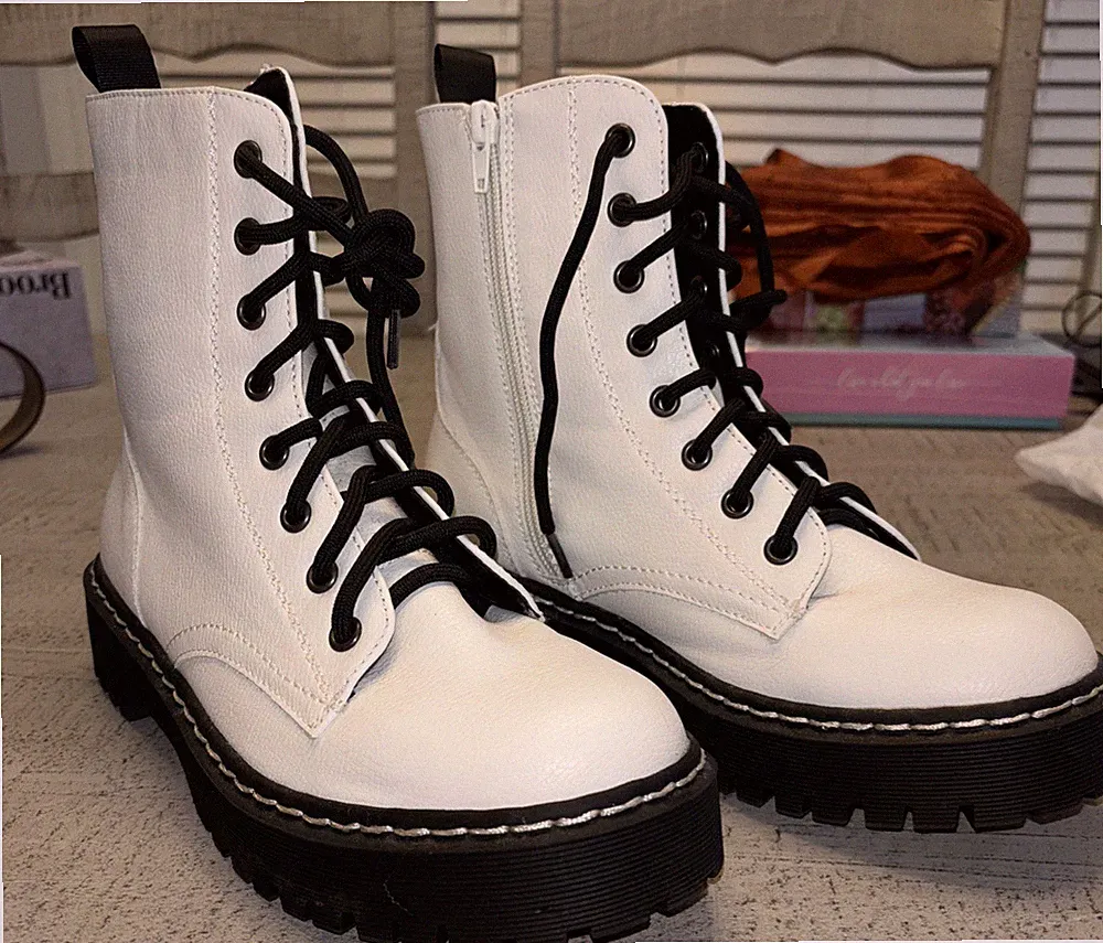 Sincerely Jules Harley White Leather Lace Side Zipper Combat Boots P0HRL20 Sz 8M
