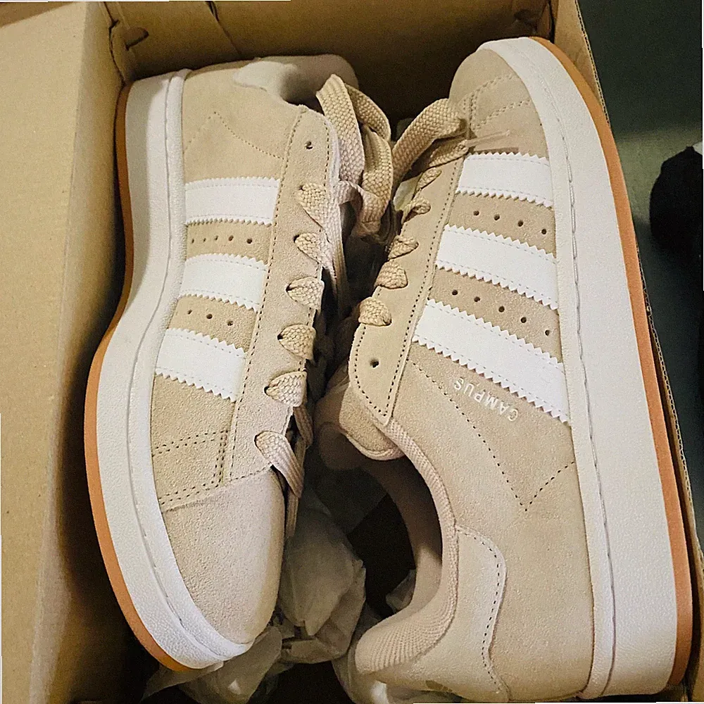 Size 7m/8.5w - adidas Campus 00s Wonder White Gum