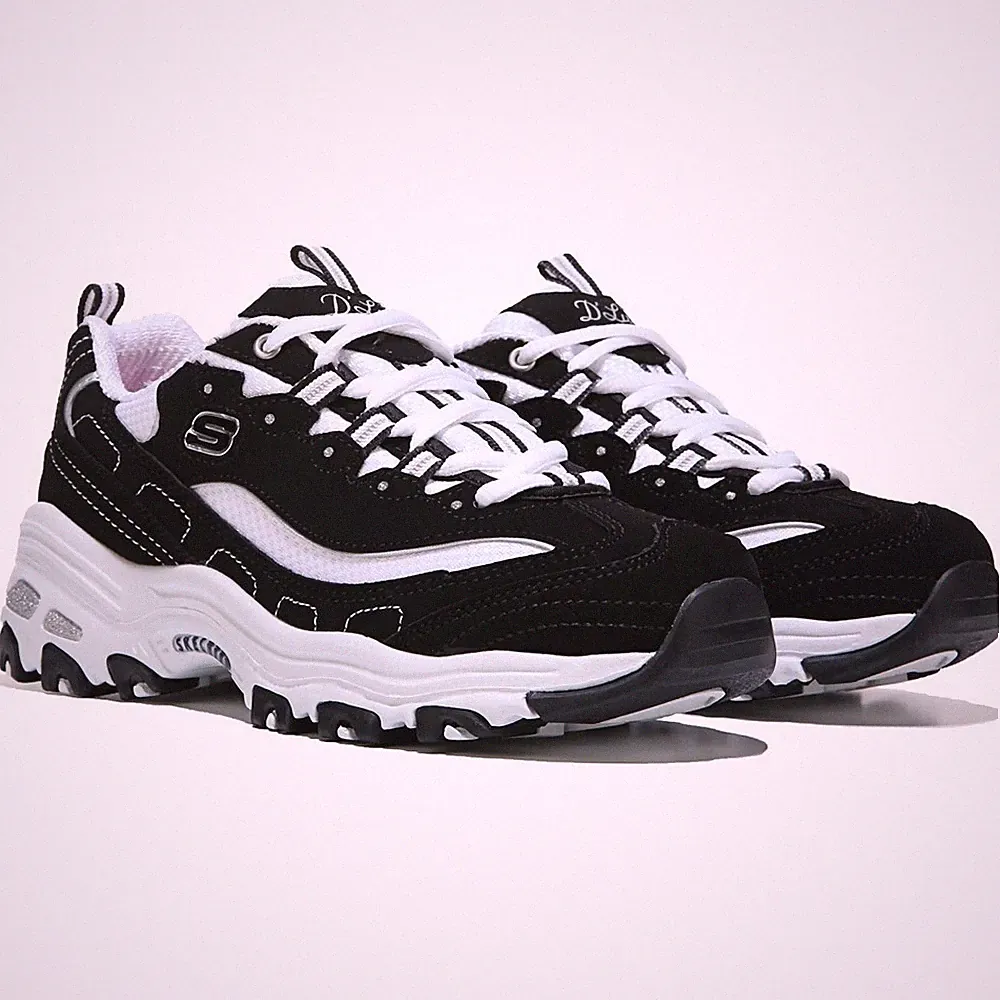 Skechers D'Lites Women's D'Lites Medium/Wide Sneaker New with box size 6.5