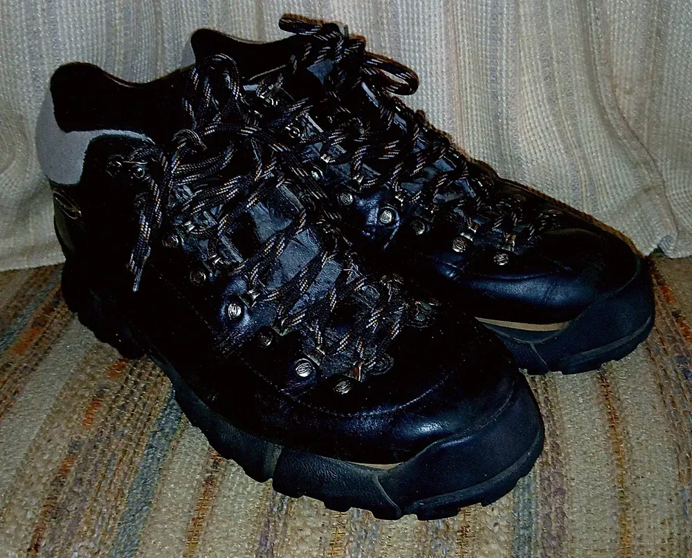 Skechers SN 6904 Black Leather Hiking Boots Anatomical Arch Support Mens 11.5