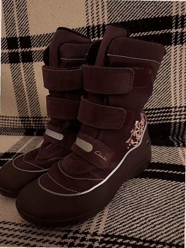 Snow Boots Big Girls Sz 2.5