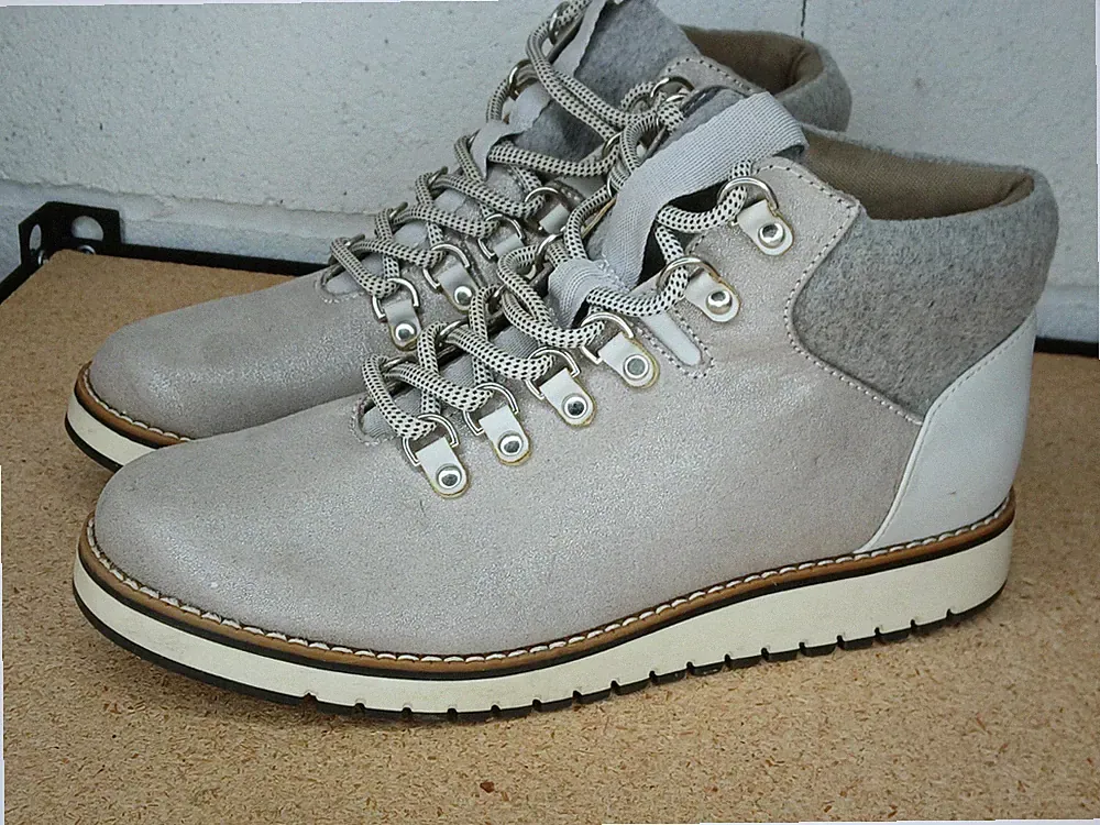 Sonoma Katherina Hiker Hiking Boots womens Size 9 silver