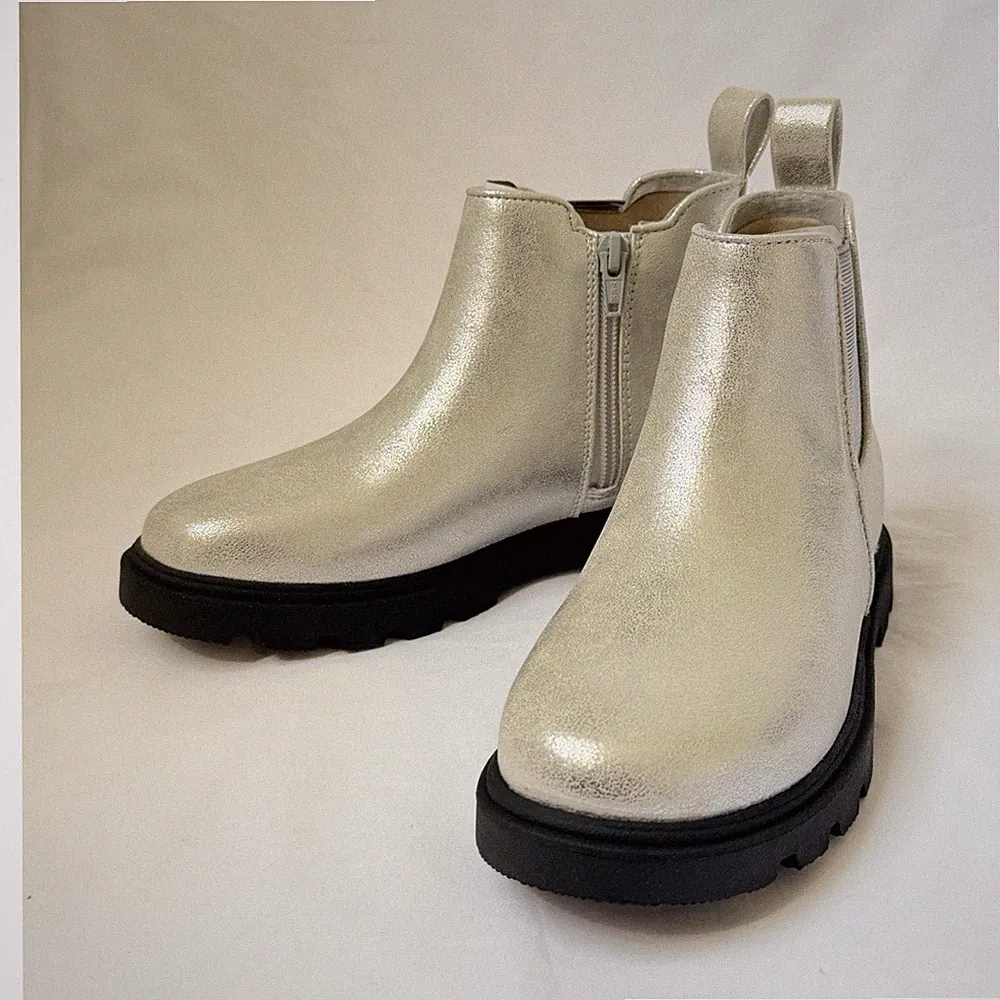 Sonoma Rovie Silver Chelsea Boot Memory Foam Zipper Unisex Kids Size 2