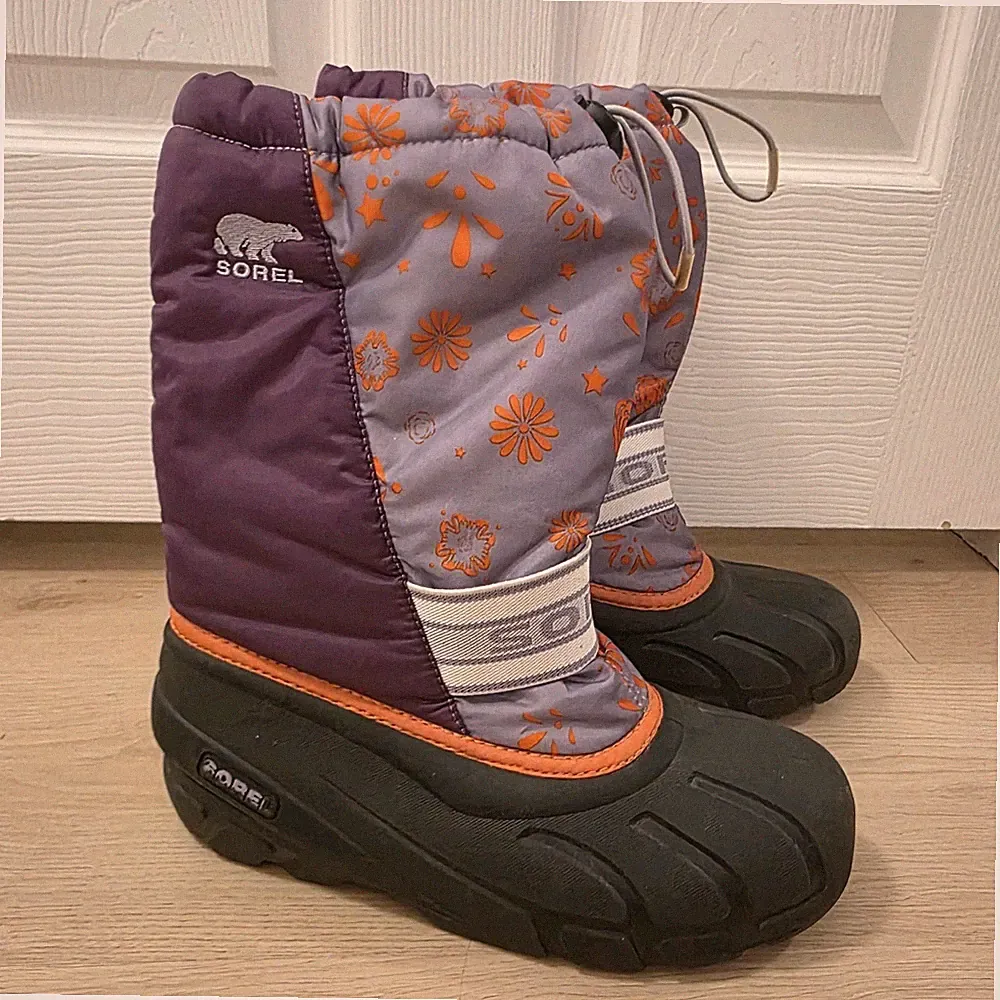 Sorel Black Purple Floral Waterproof Wool Liner Outdoor Snow Boots Size 7