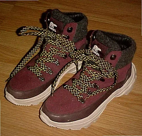Sorel Kinetic Breakthru Conquest Waterproof Hiking Boot Cinder/Bloodstone Size 7