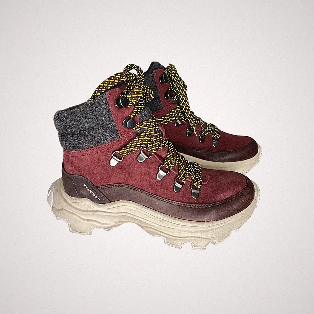 Sorel Kinetic Breakthru Conquest Waterproof Hiking Boots Women’s