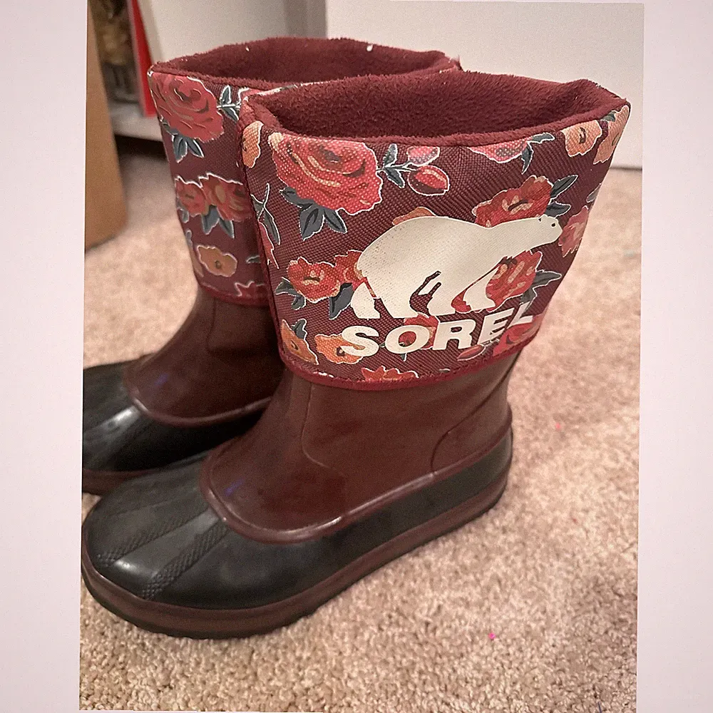 Sorel NY1812-508 Women 5 Waterproof Snow Boots Floral Polar Bear Burgundy Black