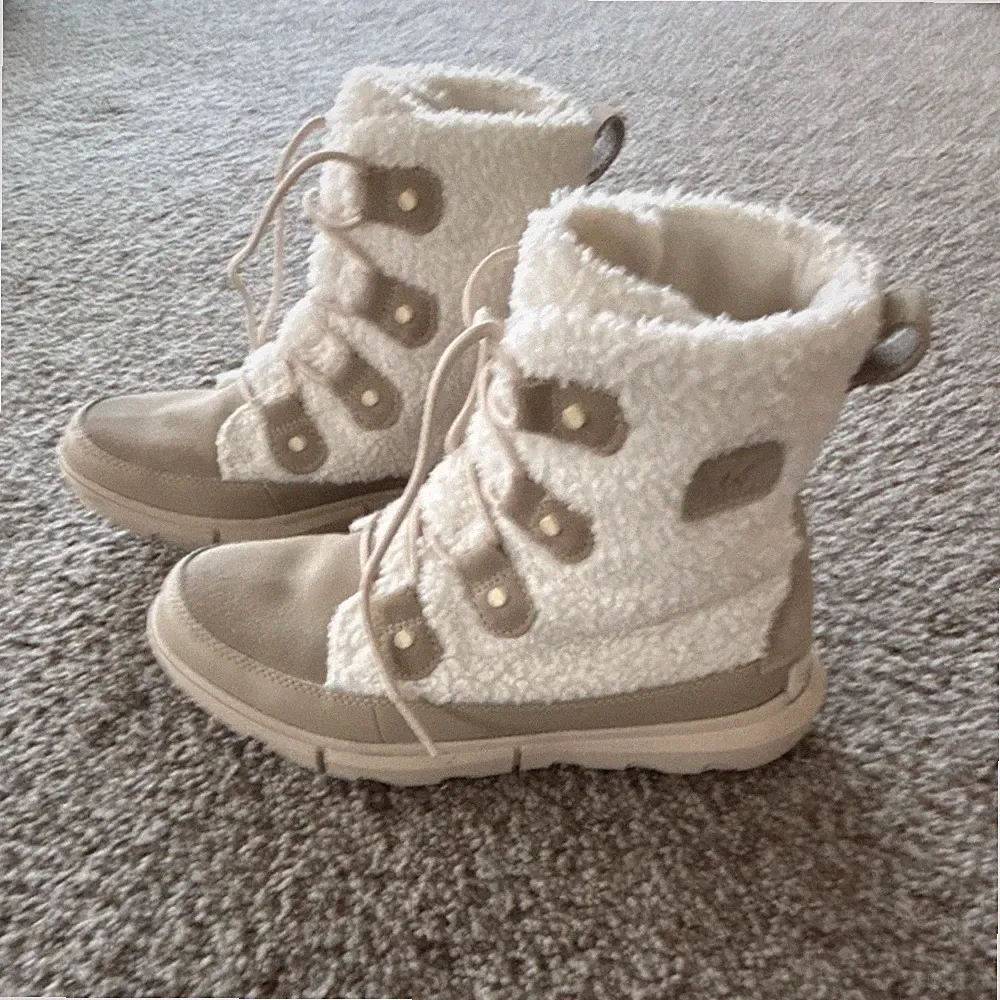 Sorel Shearling Lace Up Mid-Calf Snow Boots Beige White Comfort Insulated
