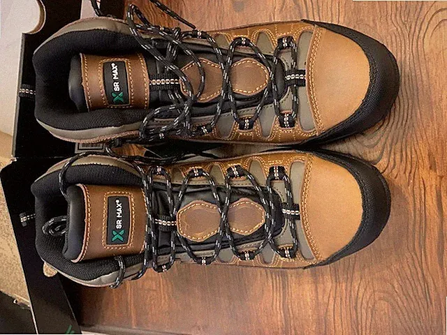 Steel toe work boots for men. brown