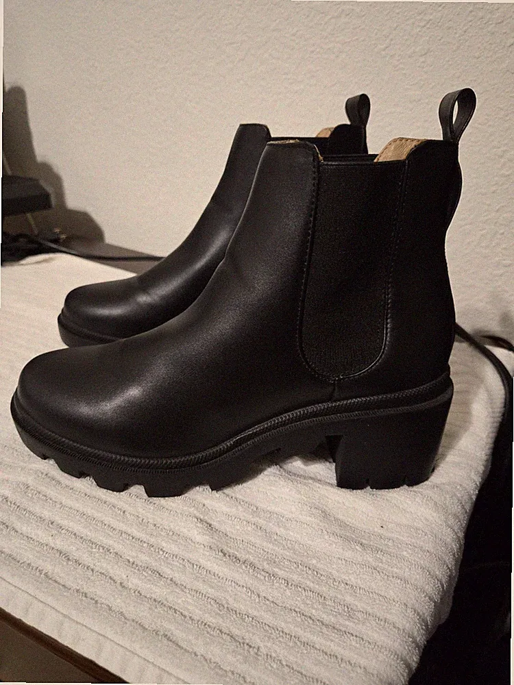 Steve Madden Amulet Black Synthetic Chelsea Ankle Boots Comfort Women's 8.5