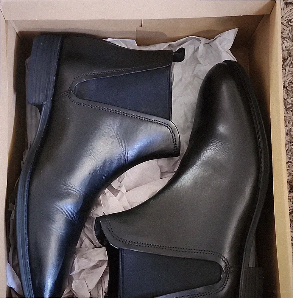 Steve Madden Leather Chelsea Boots Black Men's Elastic Accents Pull On