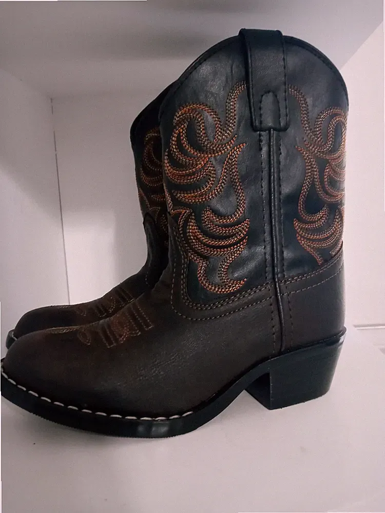 Stone Mountain Boy's Western Cowboy Leather Rodeo Style Boots. 11.5