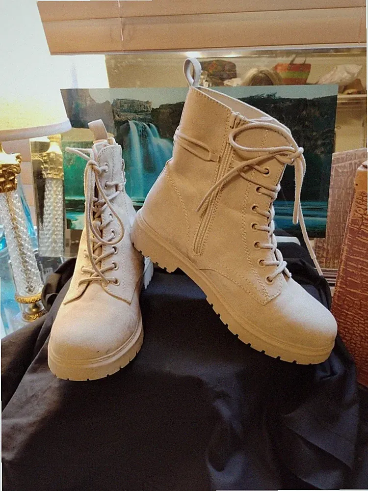 Suede Combat Boots Women's Size 8W Cream - Bump Toe Lace Up / Side Zip