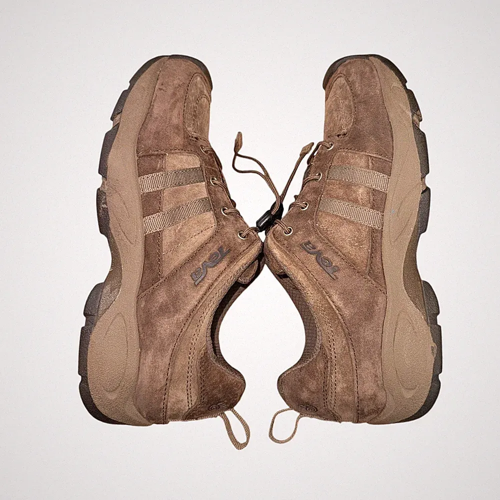 Teva 6050 Hiking Shoes Womens 4.5 Sneakers Brown Suede Bungee Lace Low Top Trail