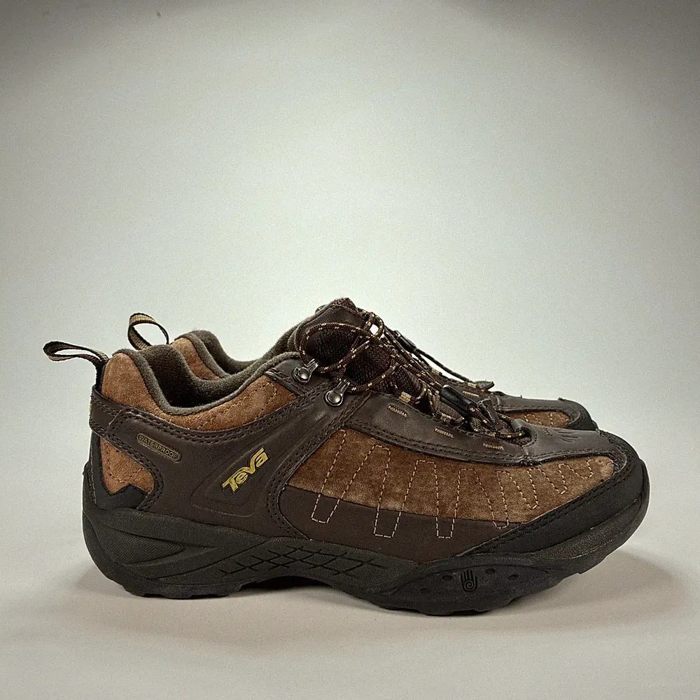 Teva Brown Suede Waterproof Low Top Outdoor Hiking Shoes Sneakers Youth Size 4.5