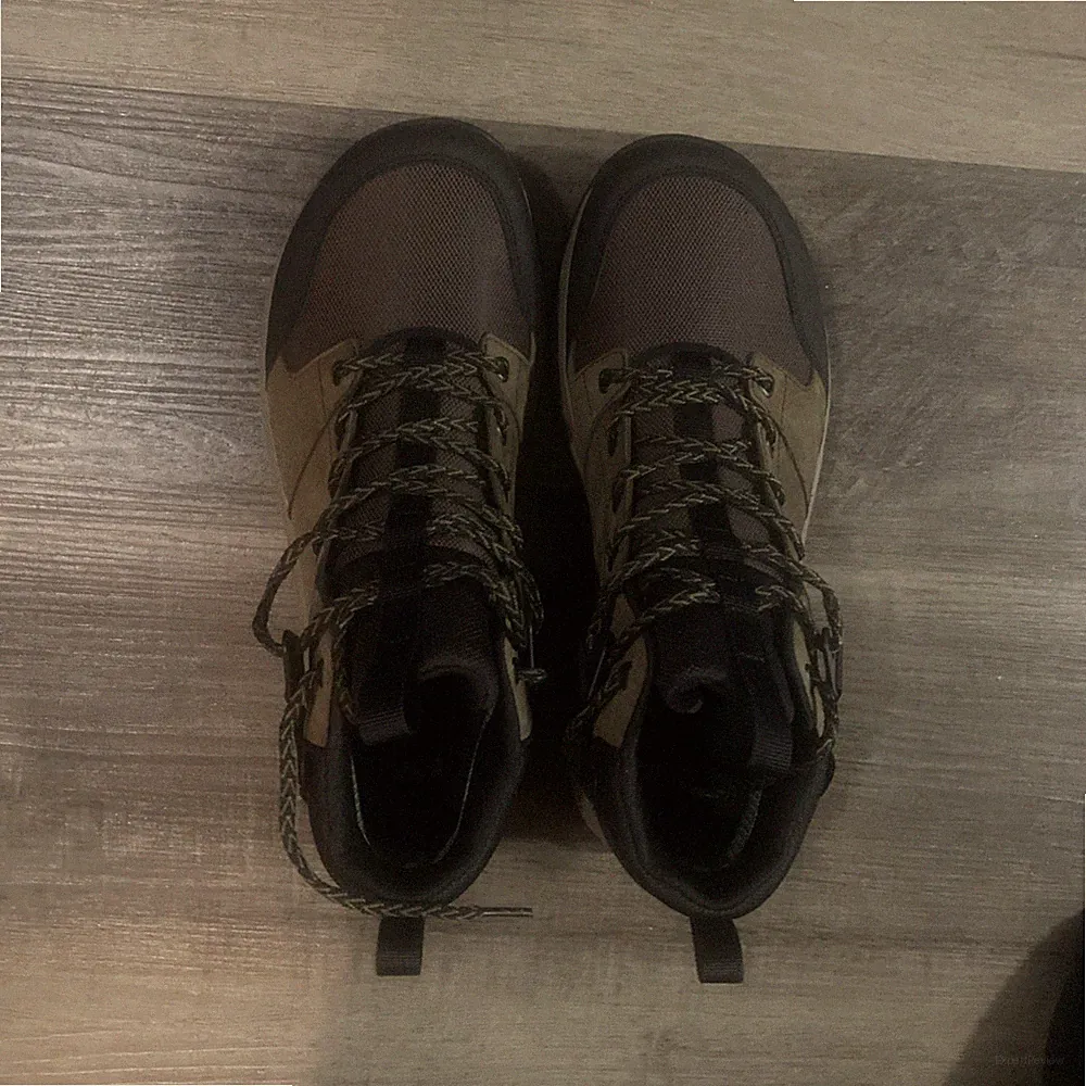 Teva Grandview GTX hiking boot/brown color with a Vibram outsole/waterproof
