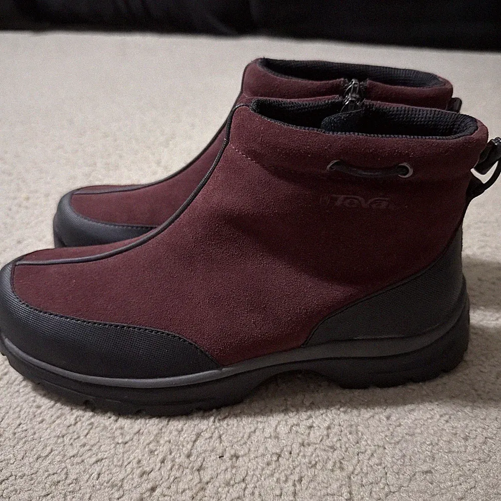 Teva Women’s Size 9 Boots Shoes Leather Side Zip Chukka Suede Hightop Ankle 6445