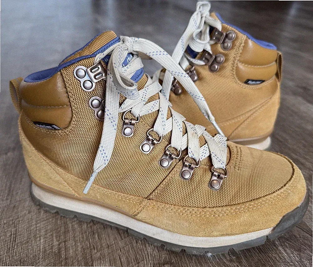 The North Face Back-To-Berkeley Redux Tan Suede Casual Hiking Boot Women’s 7