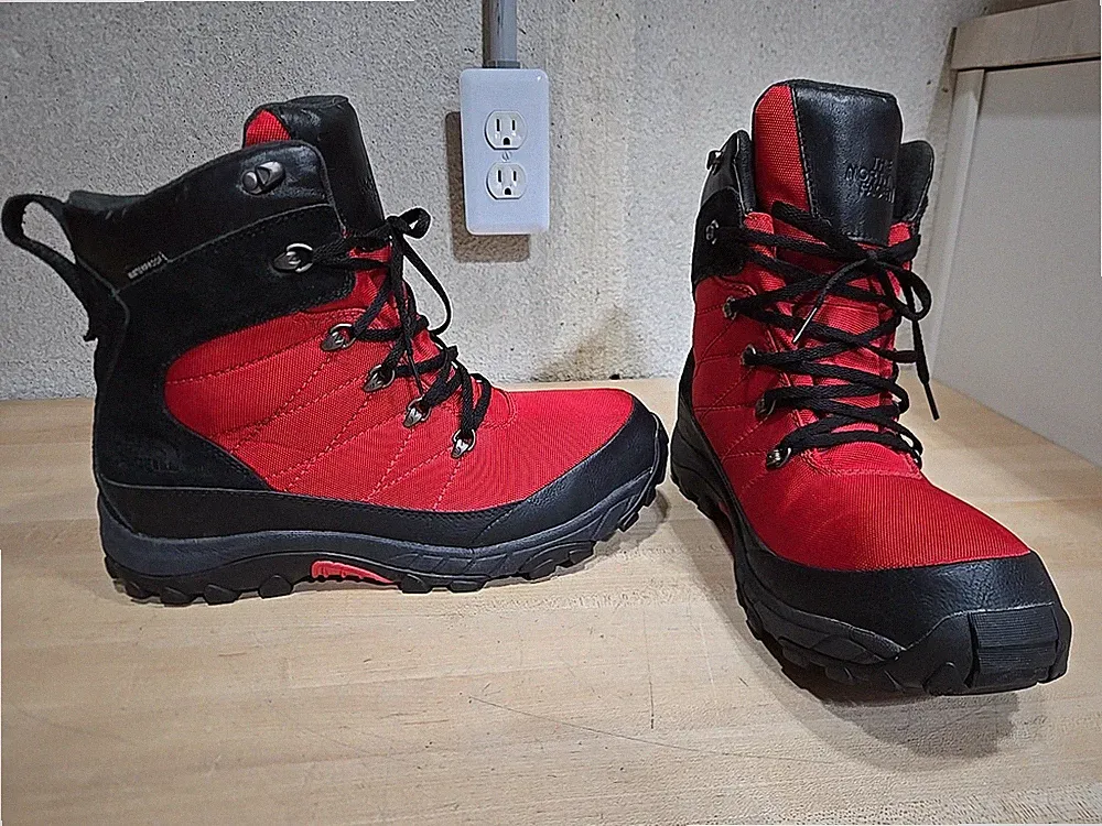 THE NORTH FACE CHILKAT NYLON FLEECE LINED/WATERPROOF WINTER HIKING BOOTS Size 13