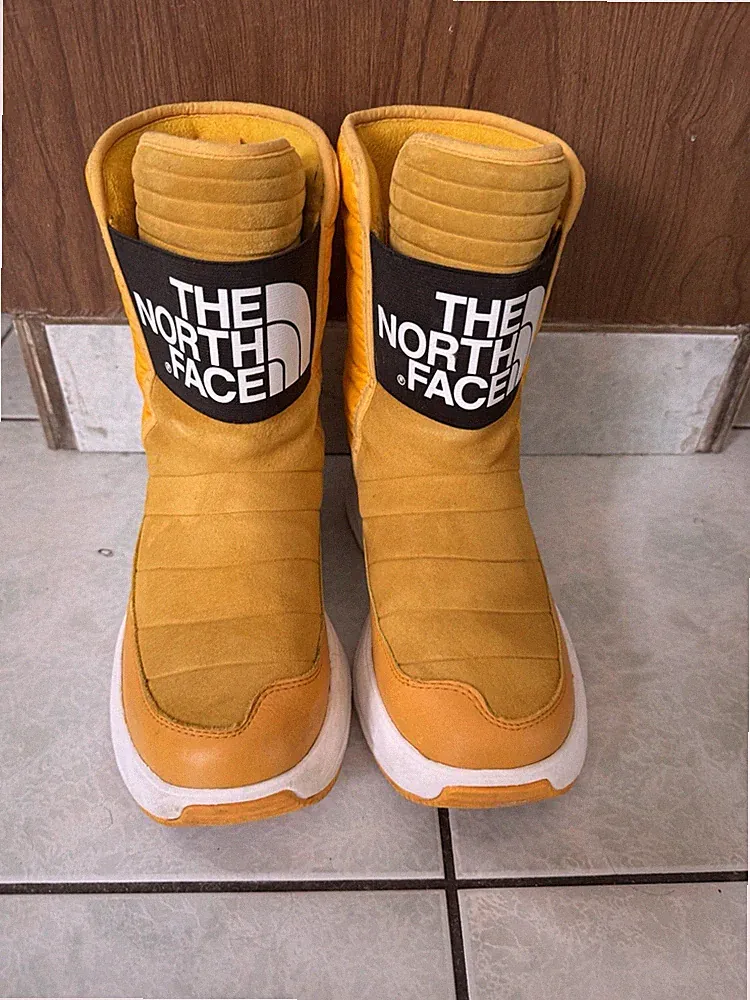 The North Face Ozone Park Women’s Winter Pull-On Boots Yellow Size 7.5 Snow Snow
