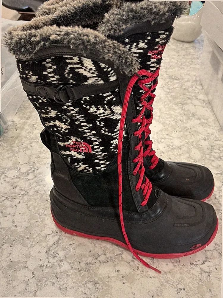 The North Face Shellista Lux Black White Red Lace Lined Snow Boots EU 40 US 9.5
