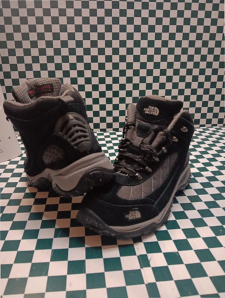 The North Face Women's Black Hiking Boots Primaloft 200 Gram Insulation Size 7