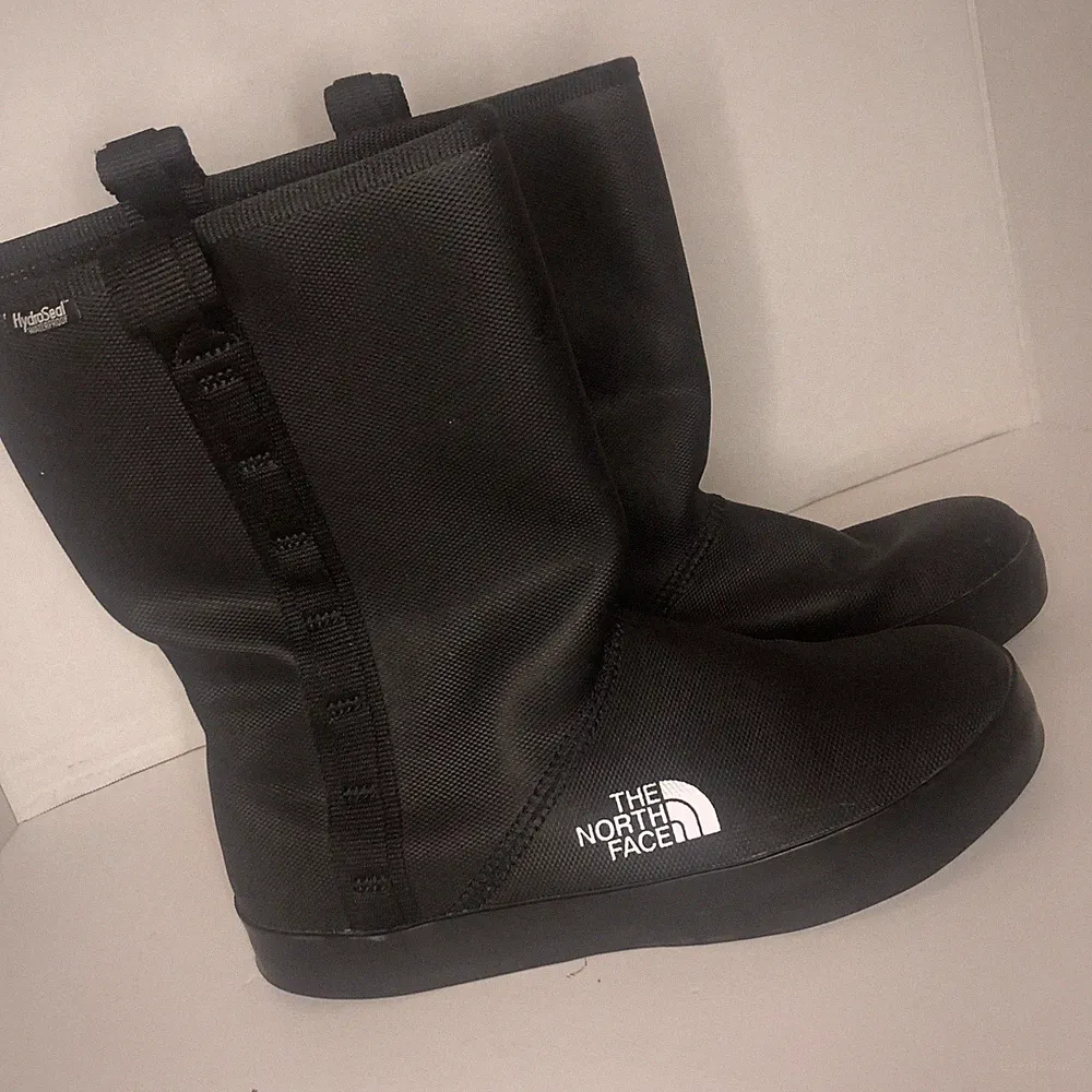 The North Face Women Size 10 BaseCamp Black Rain Boots HydroSeal Waterproof