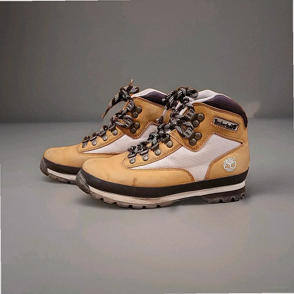 Timberland 85386 Women's 6.5 Boots Hiking Shoes Nubuk Camel Beige Tan Leather