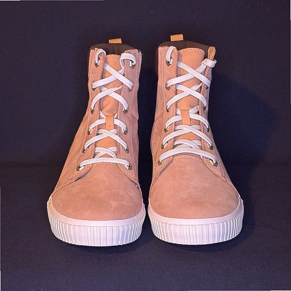 Timberland Women's Skyla Bay 6-inch Hiking Boot Wheat Nubuck, Size: 9.5 M