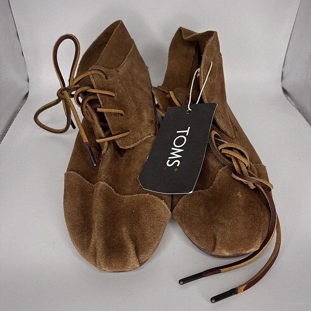 Toms Chukka Boots Mens 8.5 Brown Suede Lace Up Desert Ankle Flat NWT