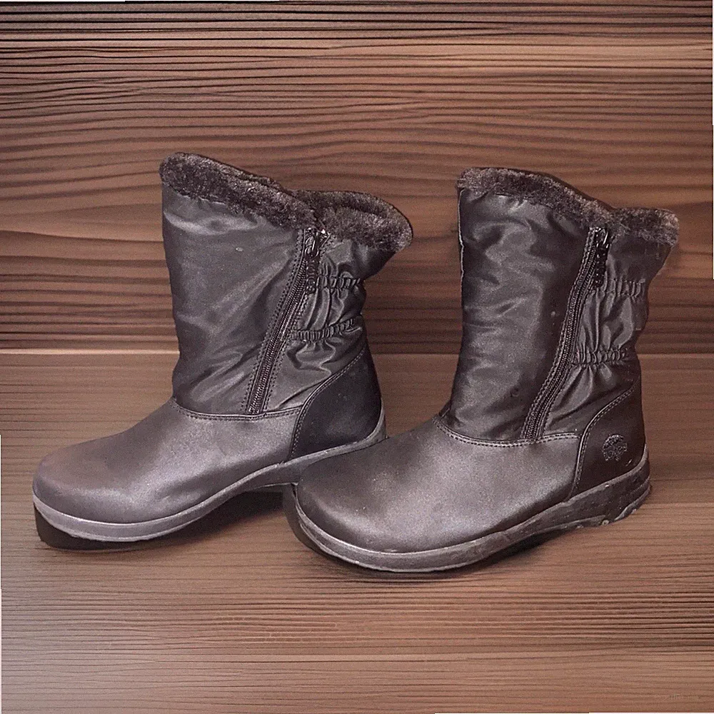 Totes Snow Boots Women’s Size 8M Rikki Black Faux Fur Lined Zip Up Excellent !