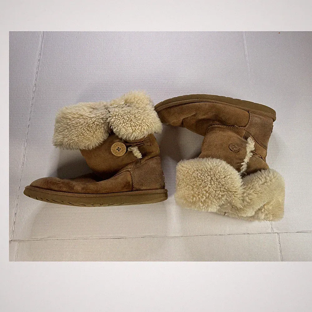 UGG Australia Shearling Button Fur Trim Suede Mid-Calf Boots Brown US 9 EU 40