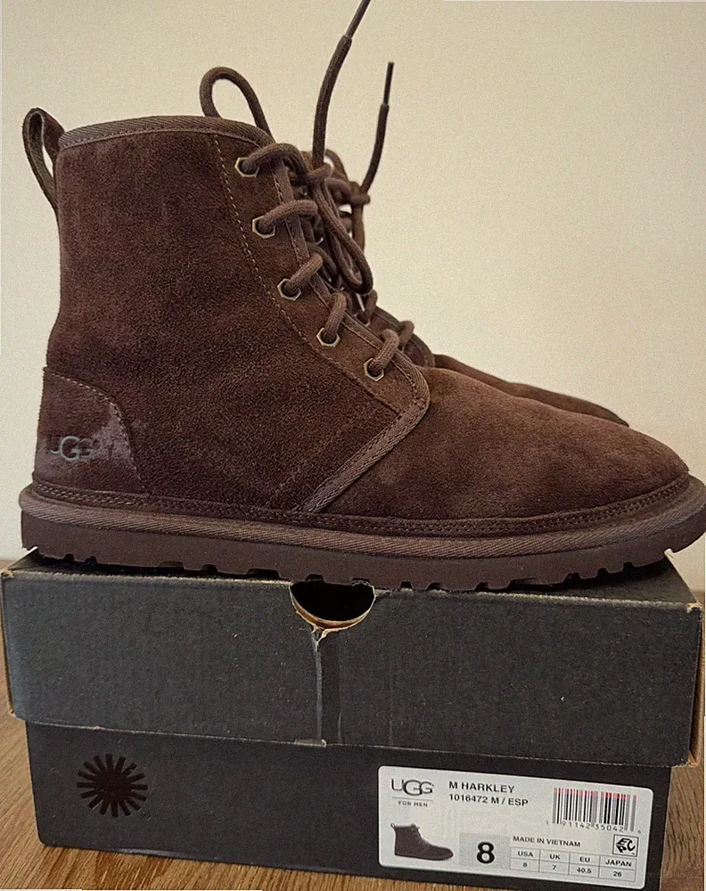 UGG Men’s Harkley Brown Suede Lace Up Boots Size 8 w/ Box Excellent Condition