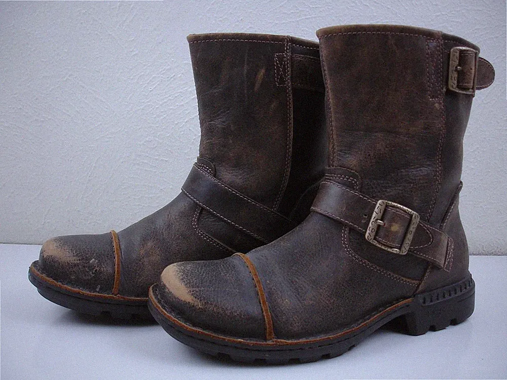 UGG Men's sz 9.5 M Rockville Motorcycle Boots Distressed Sheepskin Shearling Fur