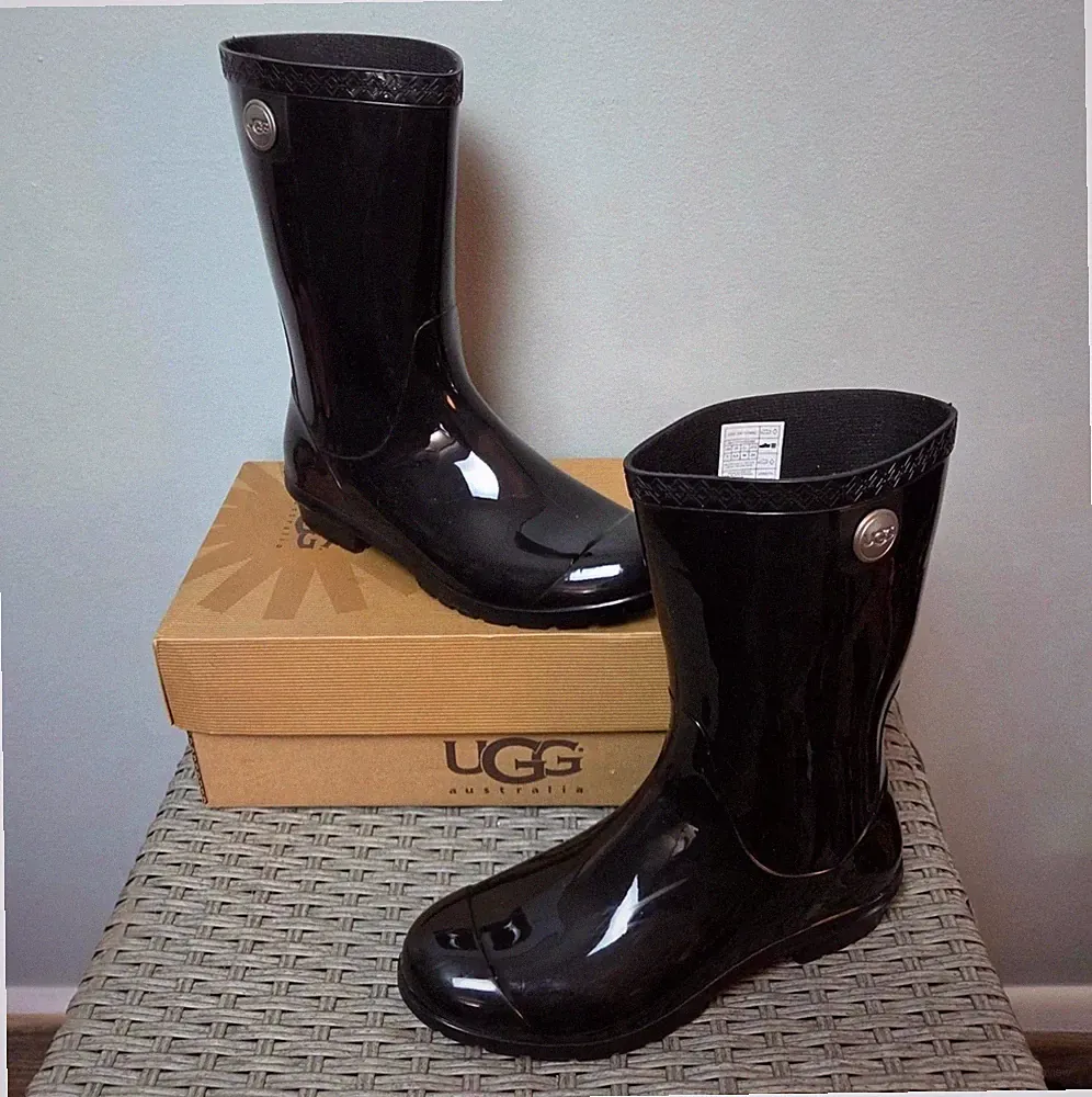 UGG Made in USA Rain Boots 7 Waterproof Rubber Black Gloss Women Sienna 1014452
