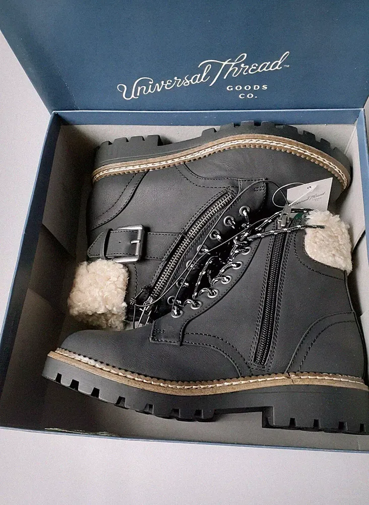 Universal Thread Womens Cushion Hiking Boots 6 M Black Zip Susan Winter Sherpa