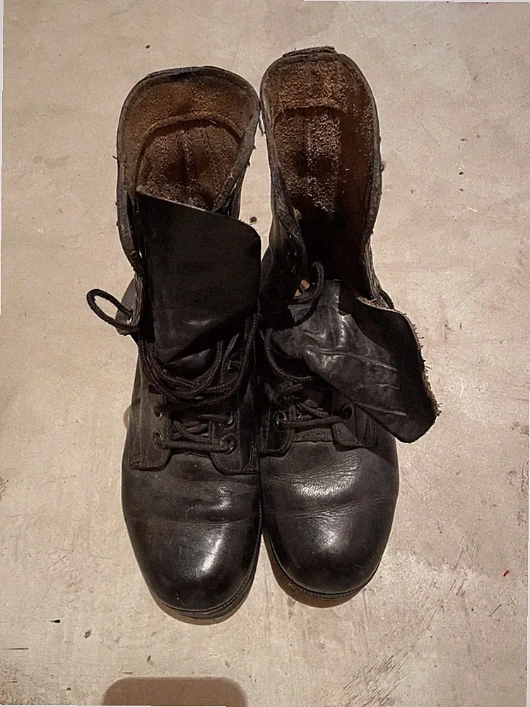 US Army black leather combat boots mens size 4 extra wide