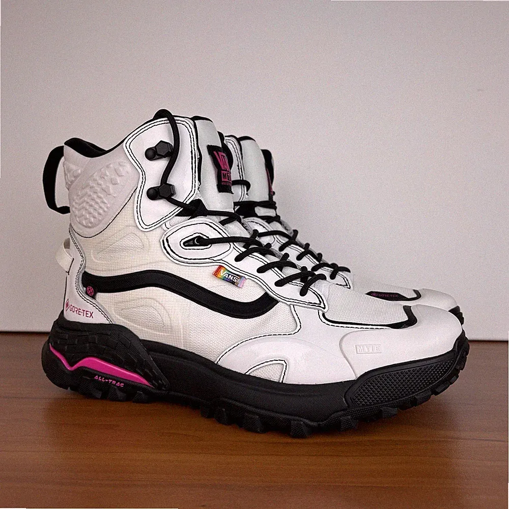 Vans MTE Crestline GoreTex Pride Trail Hiking Boots White Pink Men's Size 11.5